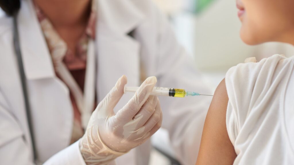 Vacina de Gripe Quadrivalente em Barretos Clínica Vitaliza | Estética, Beleza e Saúde Descubra a importância da vacina de gripe quadrivalente em Barretos e como ela pode proteger você e sua comunidade.